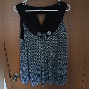 Nine West Black and White Patterned Top